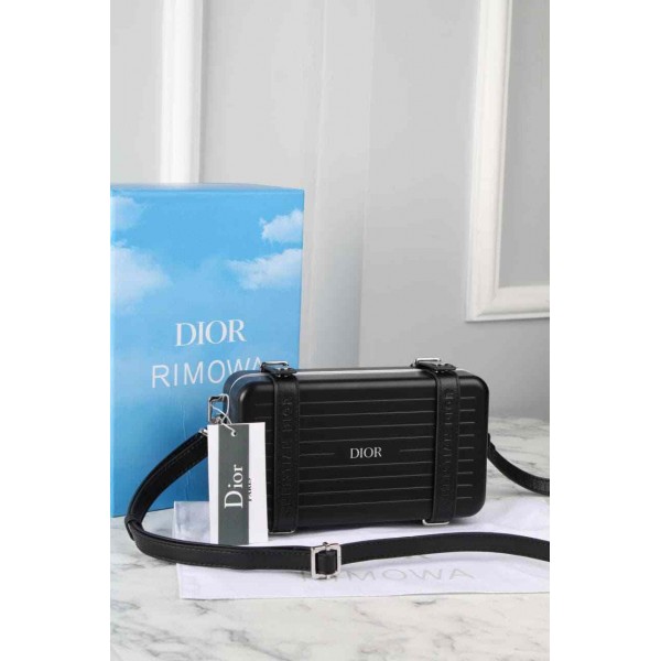 CHRISTIAN DIOR - Rimowa Personal Clutch 3