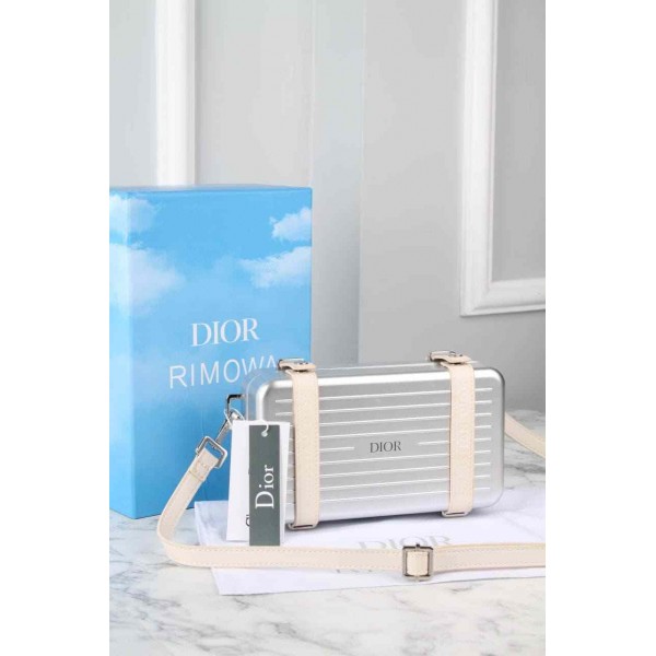 CHRISTIAN DIOR - Rimowa Personal Clutch 4