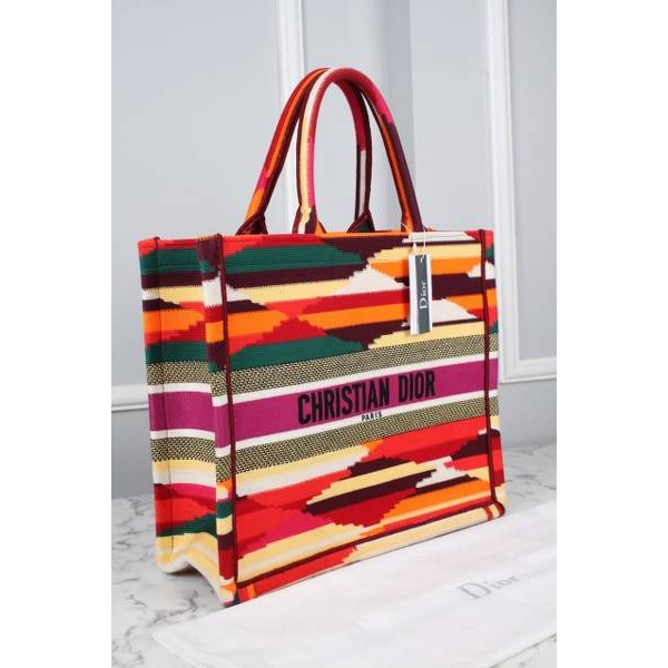 CHRISTIAN DIOR - Book Tote 9