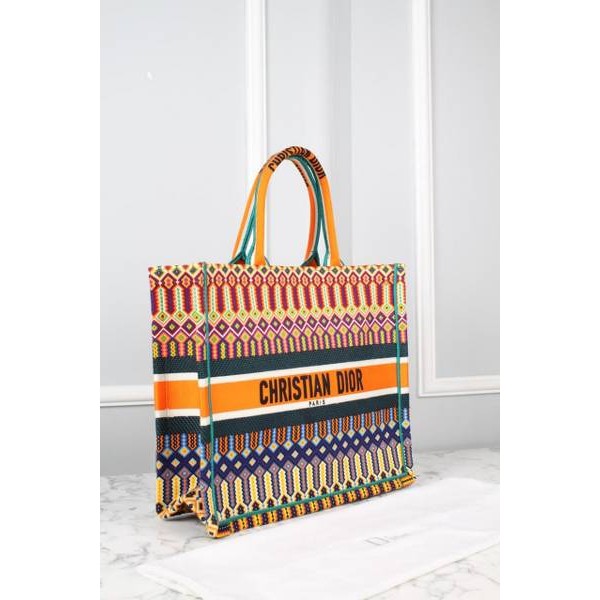 CHRISTIAN DIOR - Book Tote 13