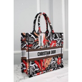 CHRISTIAN DIOR - Book Tote 7