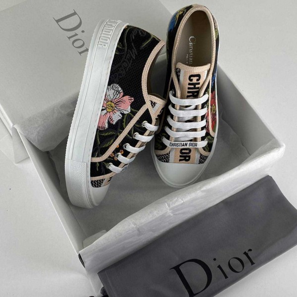 Christian Dior Walk's Dior Floral Sneaker1