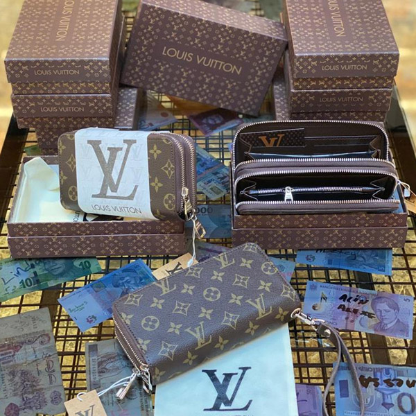 Louis Vuitton B Wallet 2