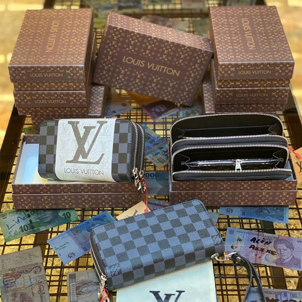 Louis Vuitton B Wallet 5