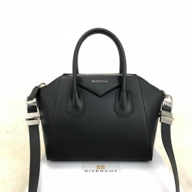 Givenchy Antigona Medium Size