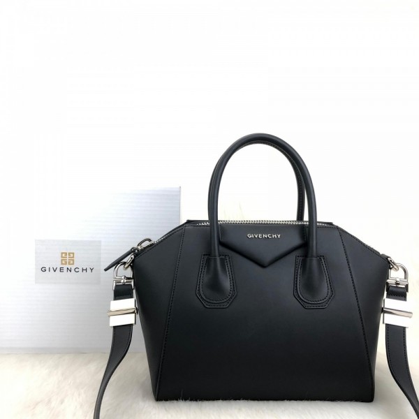 Givenchy Antigona Medium Size