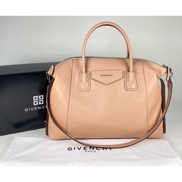 Givenchy Large Antigona 3