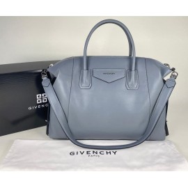 Givenchy Large Antigona 1