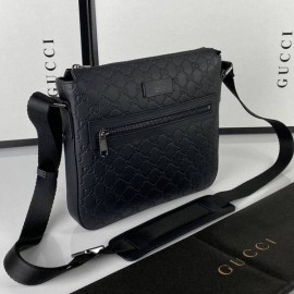 Gucci Courrier Messenger Signature