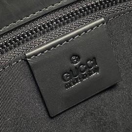 Gucci Courrier Messenger Signature