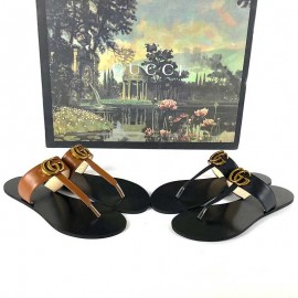 Gucci Leather Thong Sandal 