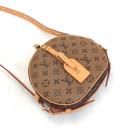 Louis Vuitton Boite Chapeau Souple Cream