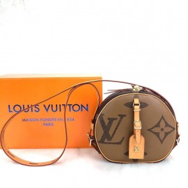 Louis Vuitton Boite Chapeau Souple brown big text