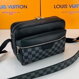 Louis Vuitton Outdoor Messenger Canvas Blc Fr