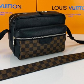 Louis Vuitton Outdoor Messenger Canvas  Brw FR