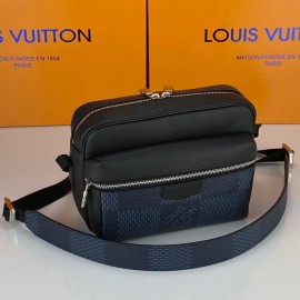 Louis Vuitton Outdoor Messenger Canvas big rf