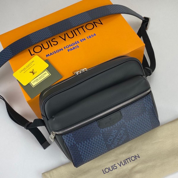 Louis Vuitton Outdoor Messenger Canvas big rf