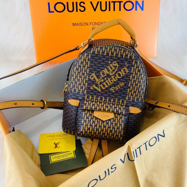 Louis Vuitton LV² COLLECTİON Palm Springs PM mini size