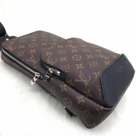 Louis Vuitton Avenue Sling Classic