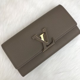 Louis Vuitton Capucines Wallet Mink