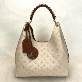 Louis Vuitton Carmel Off White