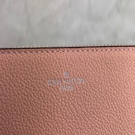 Louis Vuitton Comete Powder Rose