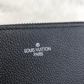 Louis Vuitton Comete Black