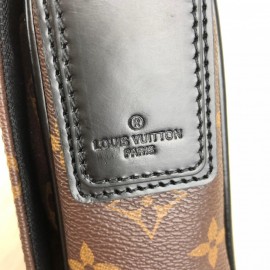 Louis Vuitton Disctrict Pm Classic 