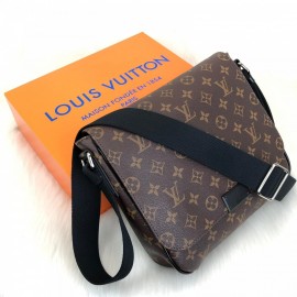 Louis Vuitton Disctrict Pm Classic 