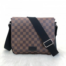 Louis Vuitton Disctrict Pm Damier