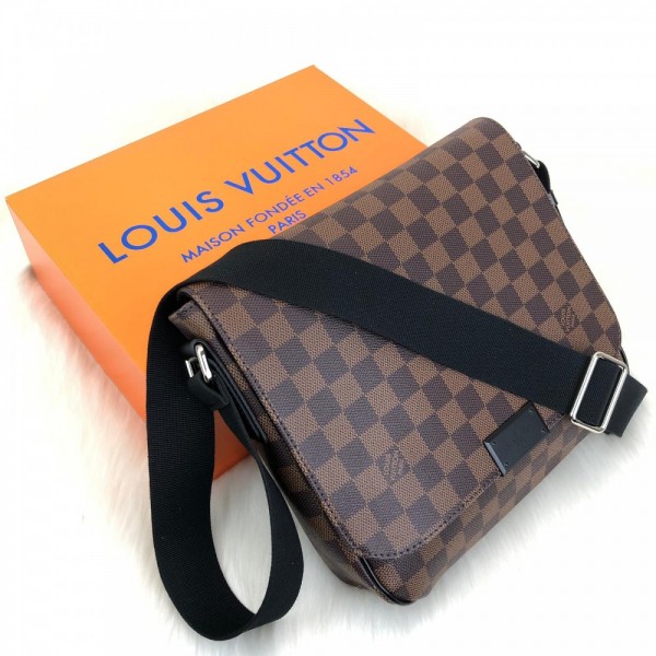 Louis Vuitton Disctrict Pm Damier