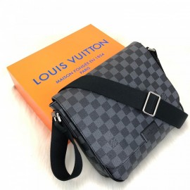 Louis Vuitton Disctrict Pm Damier Graphite