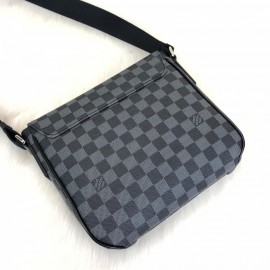 Louis Vuitton Disctrict Pm Damier Graphite