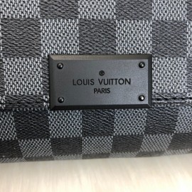 Louis Vuitton Disctrict Pm Damier Graphite