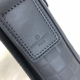 Louis Vuitton Disctrict Pm Infini