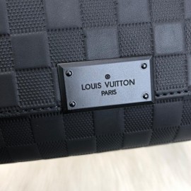 Louis Vuitton Disctrict Pm Infini