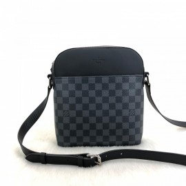 Louis Vuitton Districy Pochette Damier Graphite