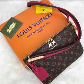 Louis Vuitton Loretta Extreme 