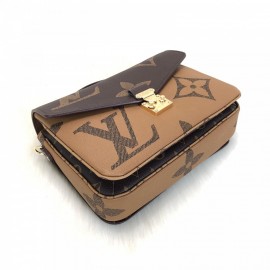 Louis Vuitton Metis Pochette Oversized Mix