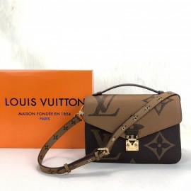 Louis Vuitton Metis Pochette Oversized Reserve