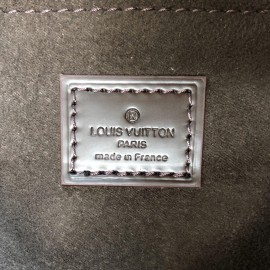 Louis Vuitton Metis Pochette Oversized Reserve