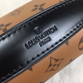 Louis Vuitton Metis Pochette Reserve