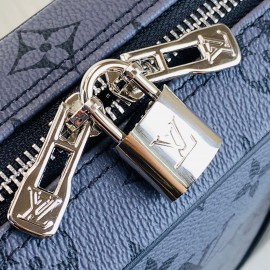 Louis Vuitton Porte Voyage Texture