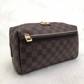 Louis Vuitton Toiletry Kit Damier