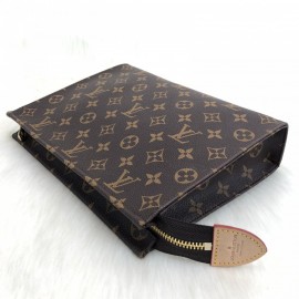 Louis Vuitton Toiletry Pounch 26 Classic