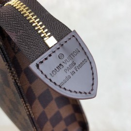 Louis Vuitton Toiletry Pounch 26 Damier