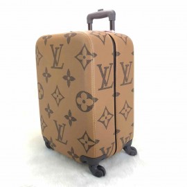 Louis Vuitton Zephyr 55 (cabin size) 6