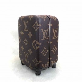 Louis Vuitton Zephyr 55 (cabin size) 7