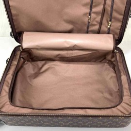 Louis Vuitton Zephyr 55 (cabin size) 11