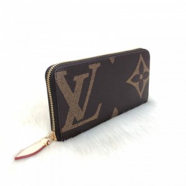 Louis Vuitton Zippy Oversize Logo Classic